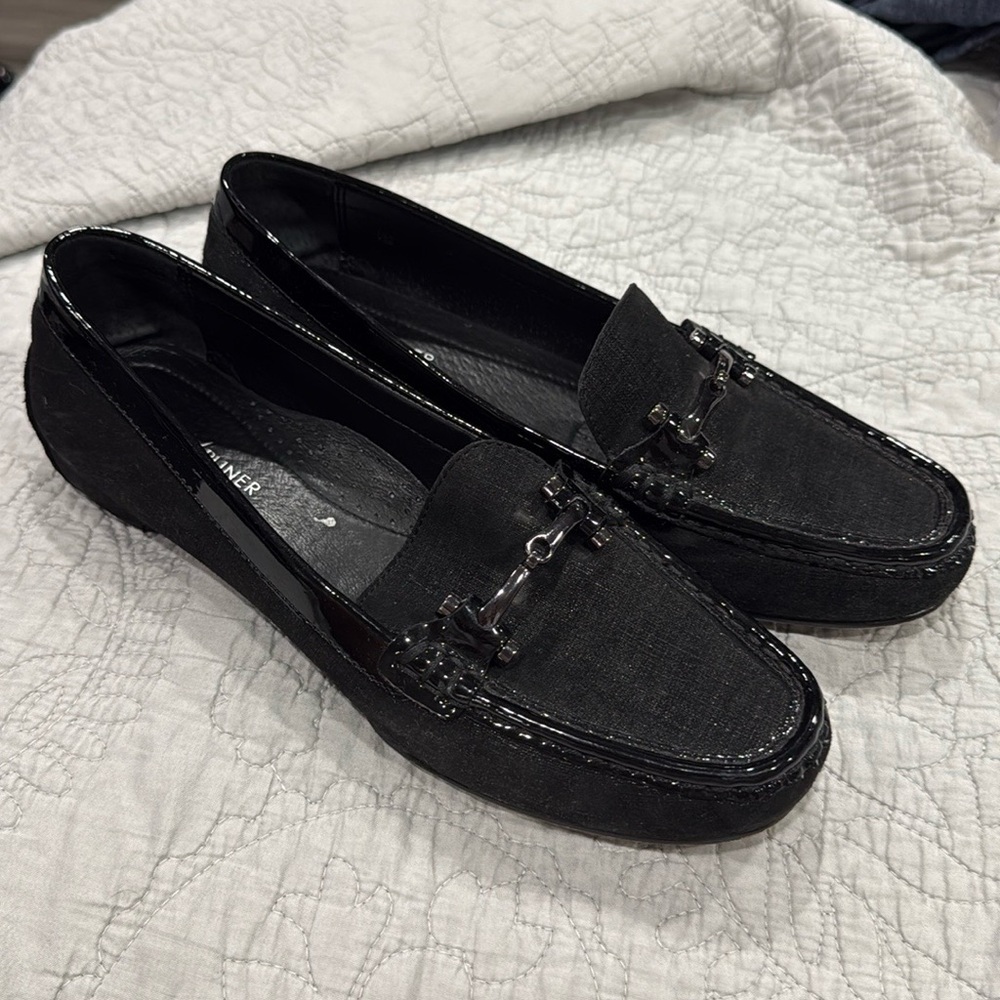 Donald J. Pliner Black Loafers Moccasin-Style Slip-Ons size 8 box 6